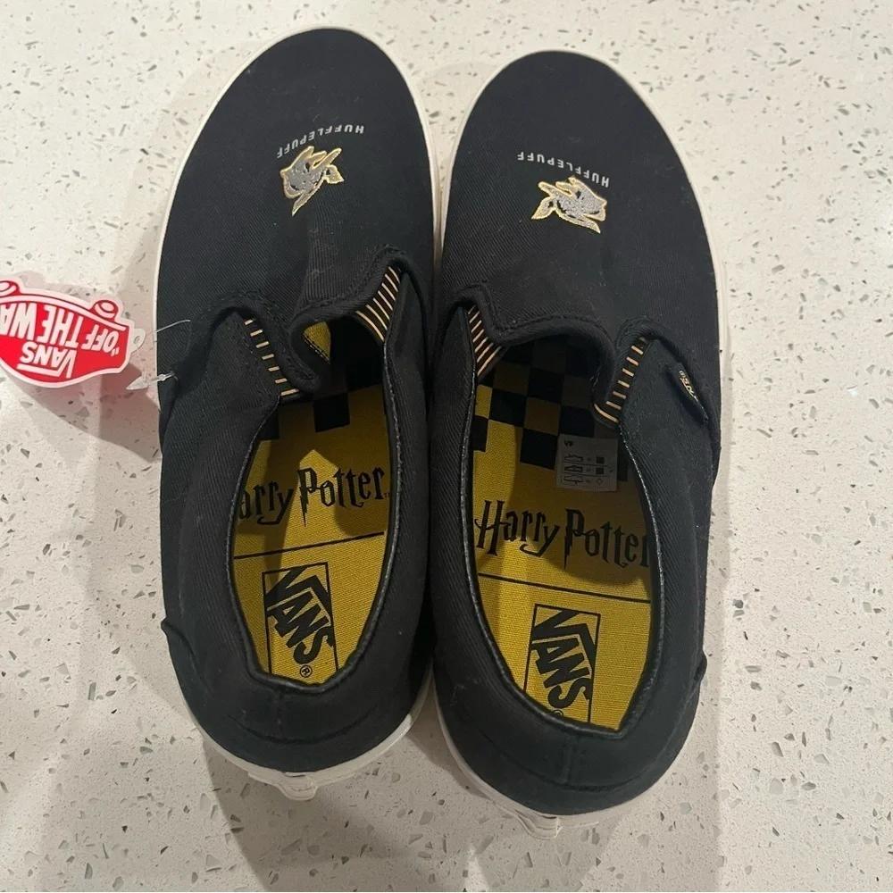NWT Vans X Harry Potter Hufflepuff Slip-On sneakers Black Mens US 8